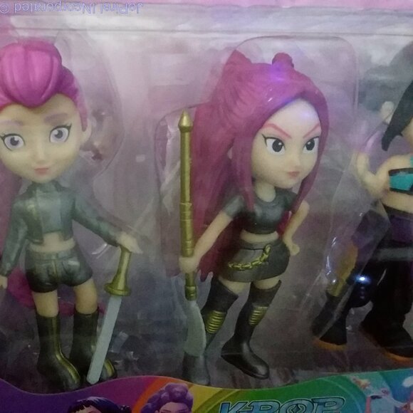 Demon Hunters Zoey Mira Rumi K-Pop Collectibles - Picture 2 of 4